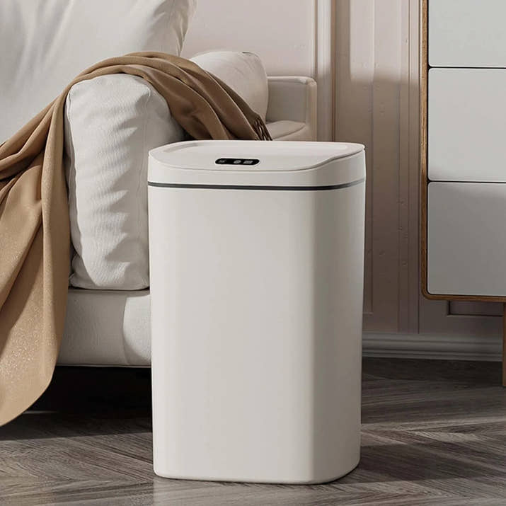 Smart Trash Can – سلة مهملات ذكية